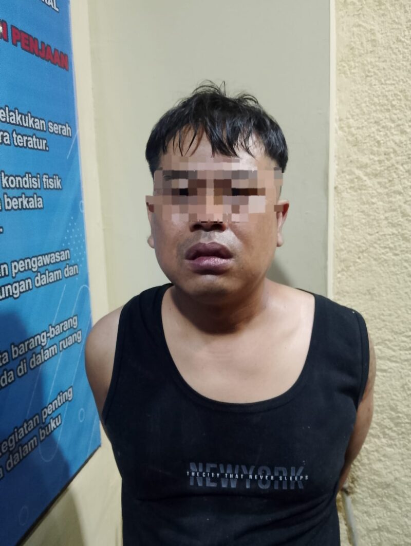 Unit Reskrim Polsek Cibatu bersama Unit III Pidum Team Sancang Sat Reskrim Polres Garut berhasil mengamankan seorang pria berinisial DH (40), warga Kelurahan Paminggir, Kabupaten Garut. DH diduga sebagai pelaku pencurian dengan pemberatan di SMPN 1 Kersamanah.