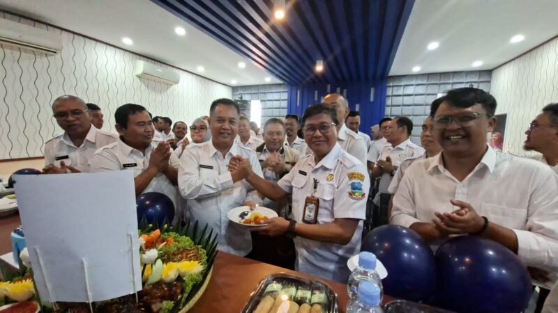 Perumda Tirta Intan Garut merayakan Hari Ulang Tahun (HUT) ke-49 dengan menggelar acara Tasyakur Bin Nikmat sebagai wujud rasa syukur atas perjalanan dan pencapaian perusahaan dalam melayani kebutuhan air bersih masyarakat Garut.