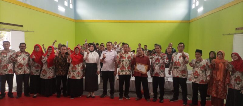 Dr. Ir. H. Tendy Kusmayadi, M.P., kembali dipercaya memimpin Dewan Koperasi Indonesia Daerah (Dekopinda) Kabupaten Garut setelah terpilih secara demokratis dalam Musyawarah Daerah (Musda) Tahun 2026.