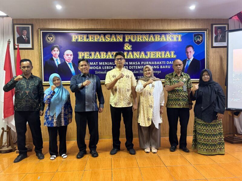 Lembaga Pemasyarakatan (Lapas) Kelas IIA Garut menggelar kegiatan pelepasan purnabakti pegawai, pelepasan pejabat manajerial, sekaligus penyambutan pejabat baru, yang berlangsung di Aula Lapas Kelas IIA Garut, Sabtu (24/1/2025). 
