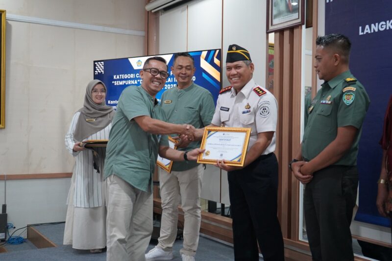 Konsistensi kinerja kembali mengantarkan Lembaga Pemasyarakatan Kelas IIA Garut menorehkan prestasi membanggakan. Setelah sebelumnya mendapat apresiasi pelayanan publik dari Ombudsman RI, kini Lapas Garut memborong tiga penghargaan sekaligus dalam ajang Garut Treasury Award 2026 yang digelar oleh KPPN Garut, Kamis (26/02/2026), di Aula KPPN Garut.