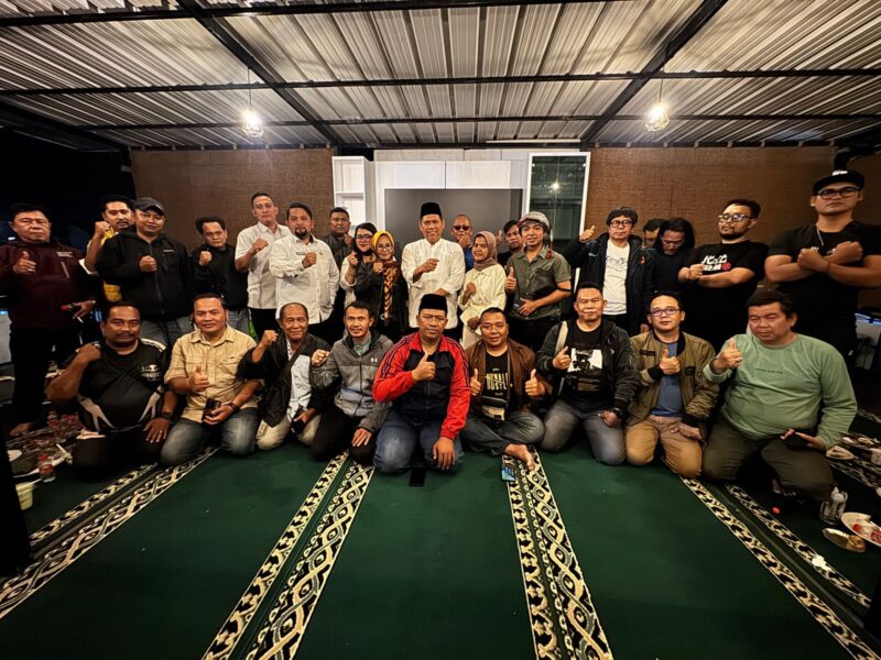 Kalapas Kelas IIA Garut, Rusdedy, A.Md.IP., S.H., M.Si.,Bersama Awak Media foto Bersama 