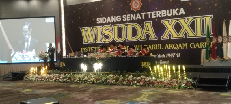  Pemerintah Kabupaten Garut mendorong para lulusan Institut Muhammadiyah Darul Arqam (IMDA) Garut agar mampu berperan aktif sebagai agen perubahan yang membawa kemajuan bagi daerah.