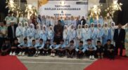 Suasana penuh kebahagiaan, rasa haru, dan semangat kebersamaan mewarnai pelaksanaan Haflah Akhirussanah sekaligus Panggung Kreasi Seni yang digelar bersama oleh SD IT Qurrota A'Yun dan RA Bani Adam. Kegiatan yang berlangsung di Gedung GS.QA pada Rabu (10/6) tersebut menjadi momen spesial bagi para siswa yang menyelesaikan jenjang pendidikan mereka pada Tahun Ajaran 2025/2026.