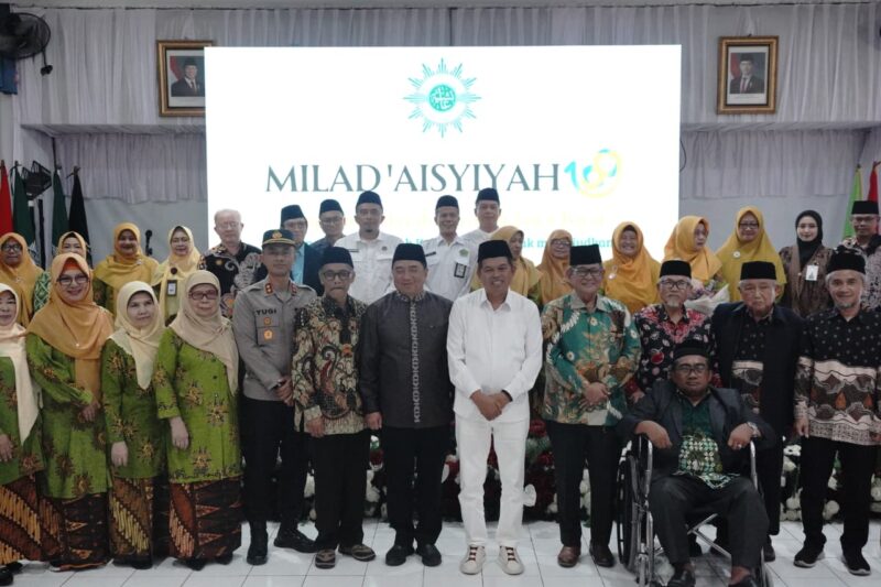 Bupati Garut, Abdusy Syakur Amin, menghadiri puncak peringatan Milad ke-109 'Aisyiyah yang digelar di Aula Pondok Pesantren Darul Arqam Muhammadiyah Garut, Kecamatan Cilawu, Kabupaten Garut, Senin (22/6/2026).