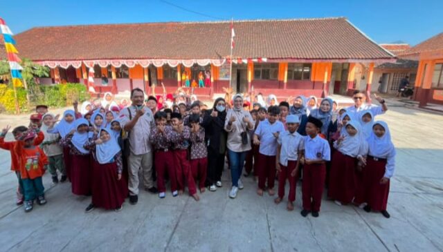Satuan Pelayanan Pemenuhan Gizi (SPPG) dalam Makan Bergizi Gratis (MBG) Tim Yayasan Mitra Sawargi Sejahtera Karangmulya Karangpawitan 002 mengadakan edukasi di dua sekolah yaitu di SDN Lengkongjaya 2 dan MDT AT-Thoriqun Najat, Kelurahan Lengkongjaya pada hari Rabu (5/8/2926)