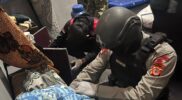 (Lapas) Kelas IIA Garut menggelar razia gabungan bersama Aparat Penegak Hukum (APH) pada malam hari sebagai langkah konkret memperkuat deteksi dini terhadap potensi gangguan keamanan dan ketertiban di lingkungan pemasyarakatan. Kegiatan tersebut melibatkan unsur TNI, Polri, Badan Narkotika Nasional Kabupaten (BNNK), serta pegawai Balai Pemasyarakatan (Bapas) Garut.