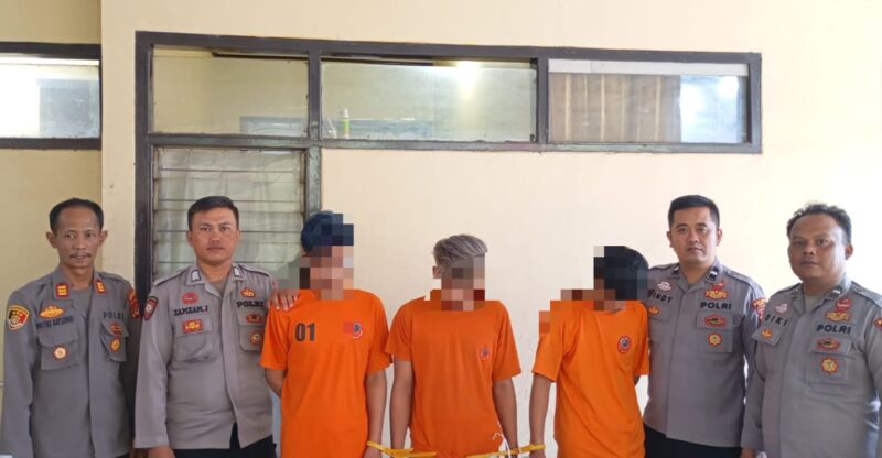Jajaran Polsek Wanaraja, Polres Garut, mengungkap kasus pencurian dengan pemberatan (curat) berupa bawang merah yang terjadi di sebuah gudang penyimpanan milik warga di Kampung Panyingkiran, Desa Sukamenak, Kecamatan Wanaraja, Kabupaten Garut.