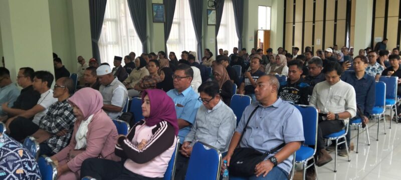 Bupati Garut, Abdusy Syakur Amin, menegaskan seluruh agen dan pangkalan LPG 3 kilogram wajib mematuhi komitmen bersama terkait penerapan Harga Eceran Tertinggi (HET). HET LPG 3 kilogram di tingkat pangkalan ditetapkan sebesar Rp18.500 per tabung